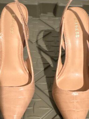 Express Beige Crocodile Pattern Slingback Pointed Toe Stiletto Heels